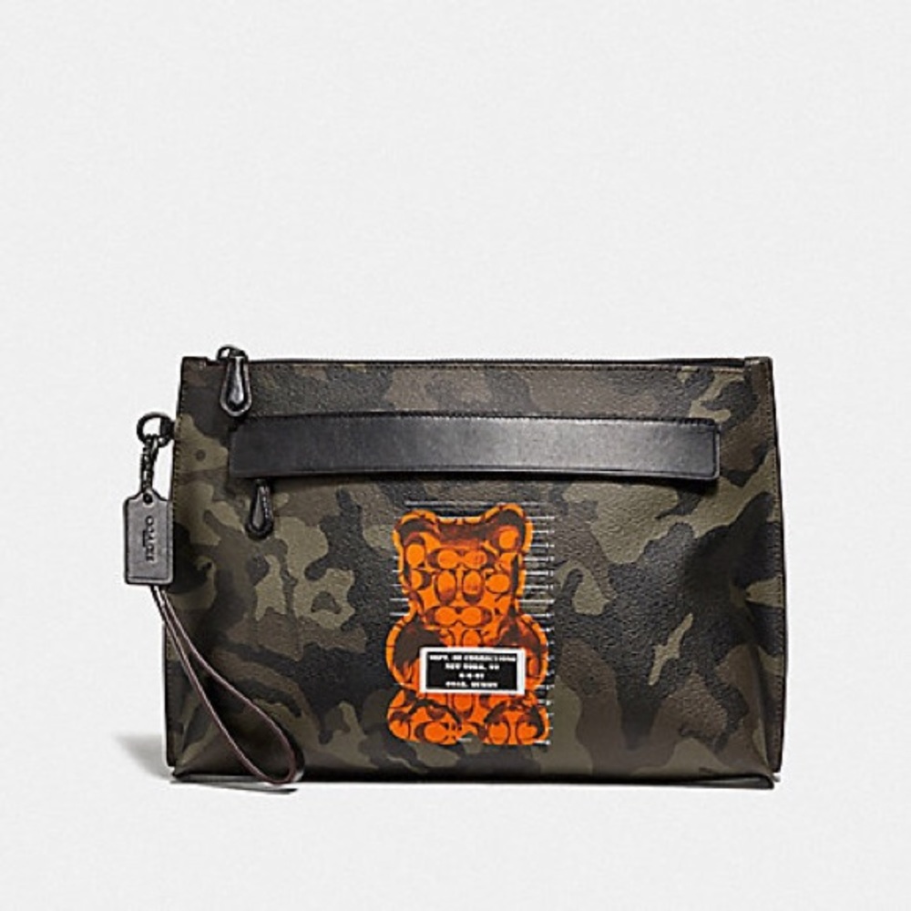 1 LEFT ‼️ COACH MEN POUCH CAMO & VANDAL GUMMY
